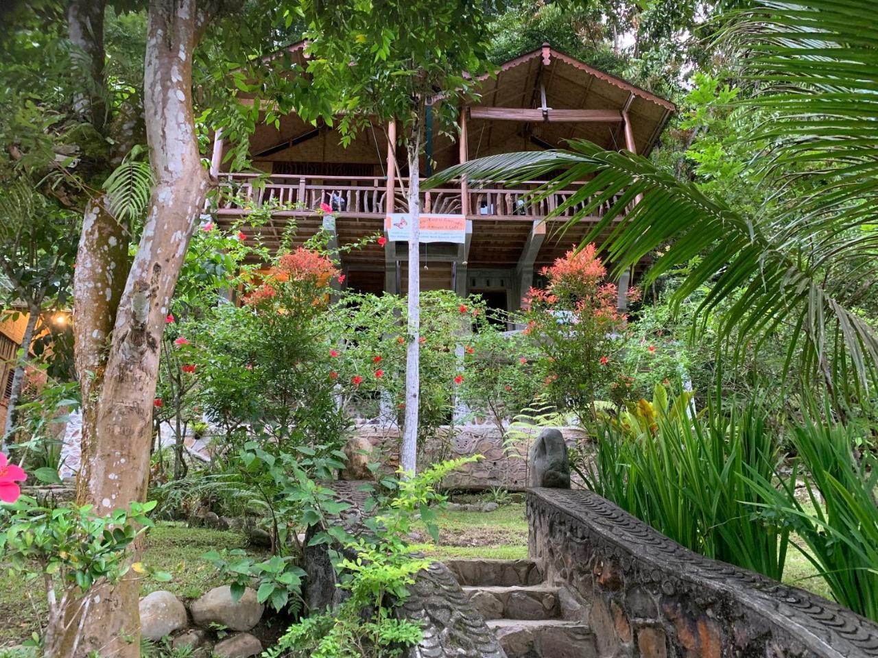 Kupu Kupu Garden Guest House & Cafe Bukit Lawang Bagian luar foto
