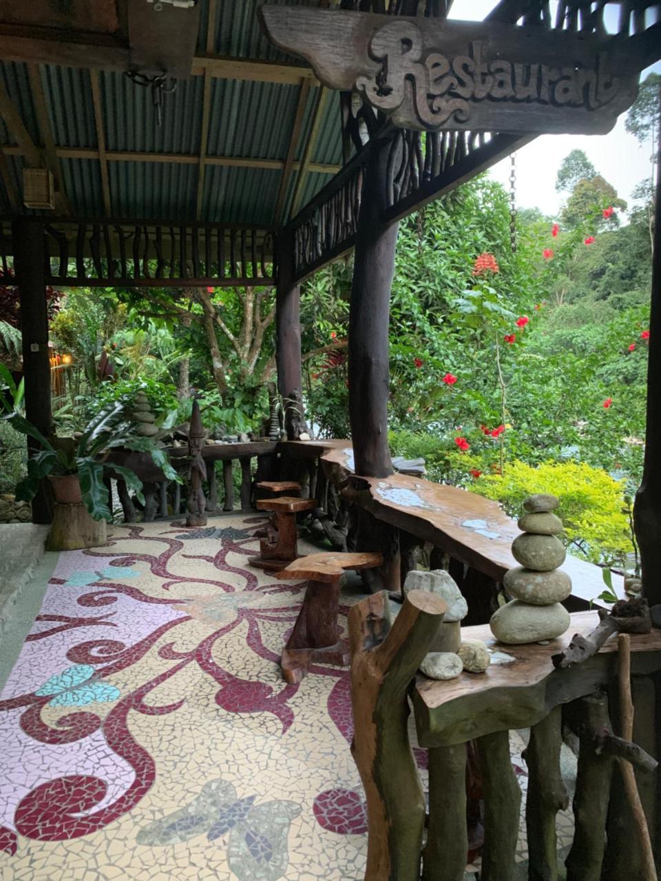 Kupu Kupu Garden Guest House & Cafe Bukit Lawang Bagian luar foto