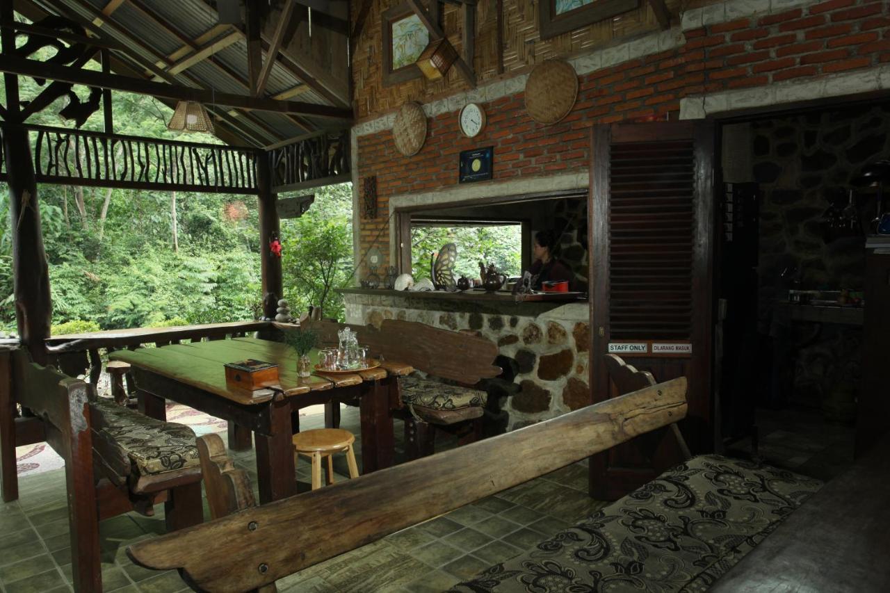 Kupu Kupu Garden Guest House & Cafe Bukit Lawang Bagian luar foto